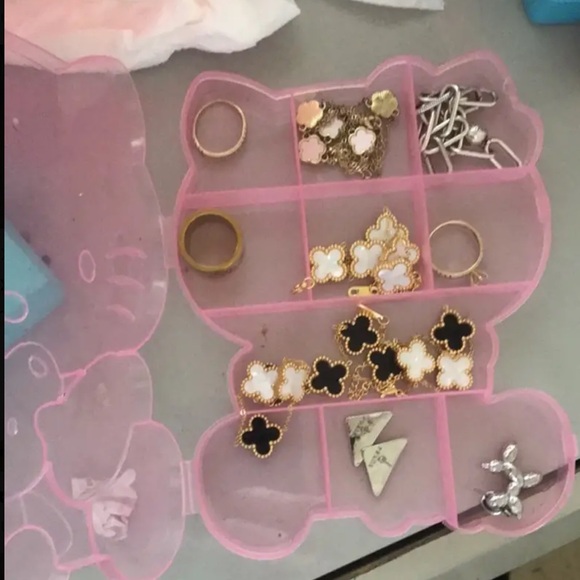 ‼️$7‼️ Hello Kitty Plastic Jewelry Charms Storage Box Case Pink - Picture 3 of 11